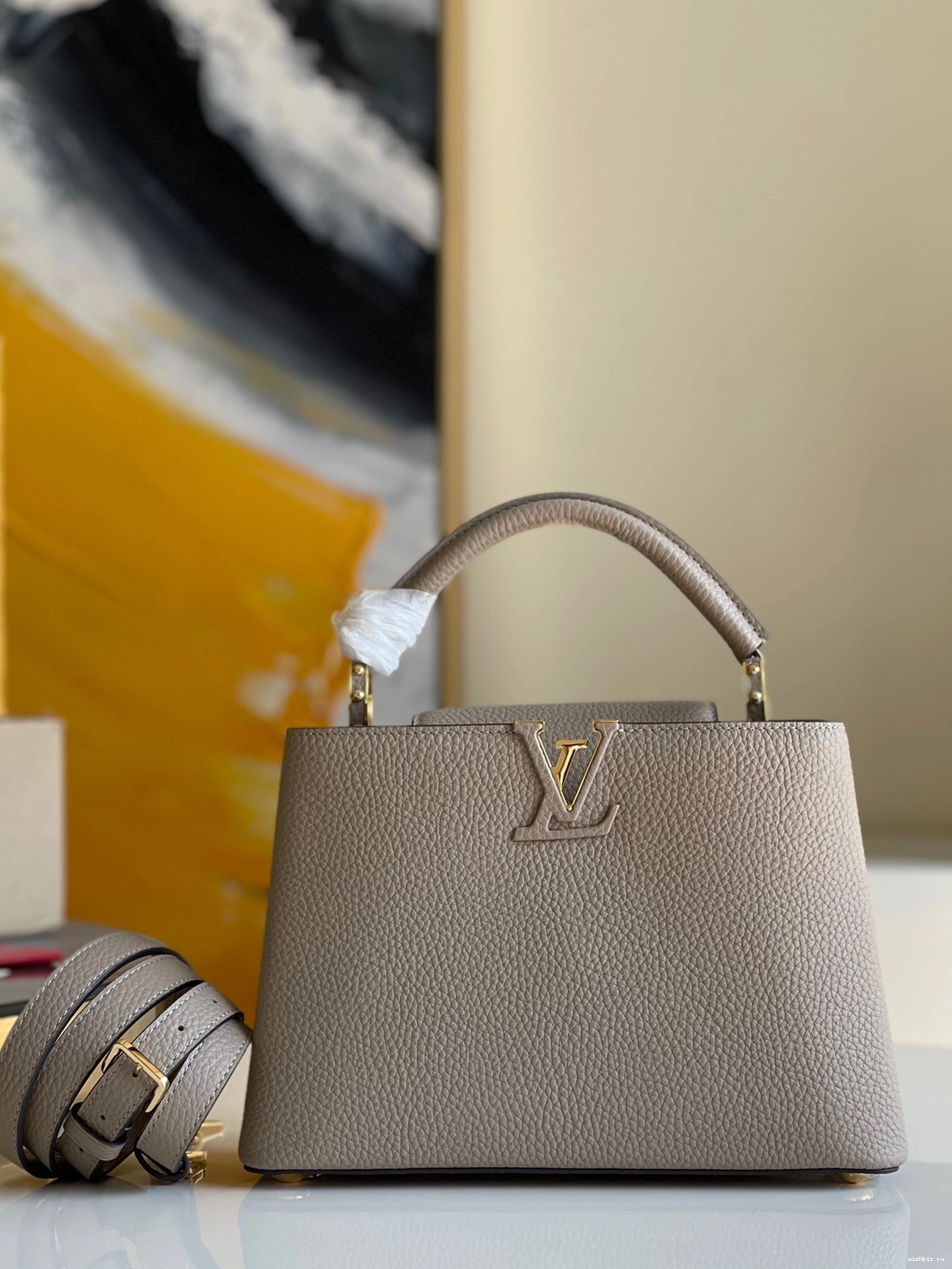 WIS BB VUITTON LOUIS CAPUCINES 0822